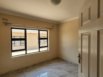 3 Bedroom Flat & Apartment