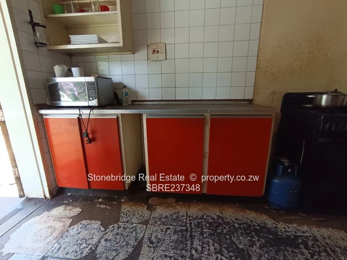 4 Bedroomed house in Mashumavale, kadoma for sale