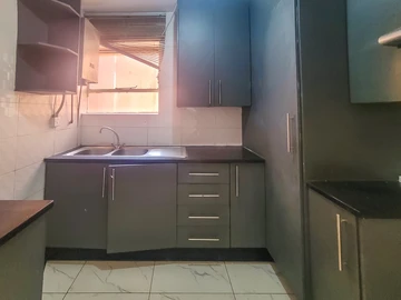 2 Bedroom Flat & Apartment