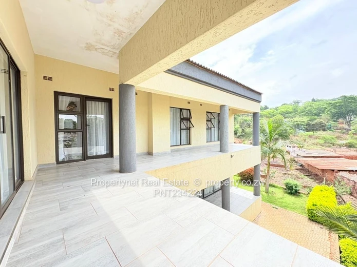 Neat Modern Double-Storey Family Home!!!