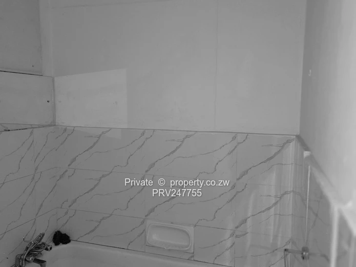 Spacious 2 bedroom apartment near Greenwood Park