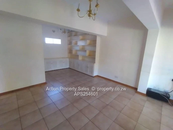 Neat 3 Bed Garden Flat! 
