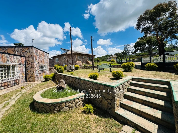 Charming Farm Retreat With Luxurious Touches