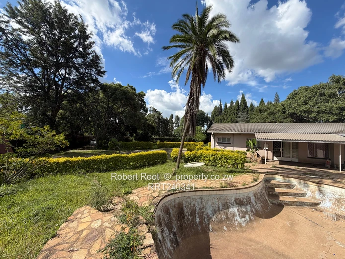 Stunning Road Road Frontage!