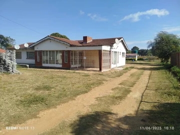 For House Sale in Greendale along Coronation road