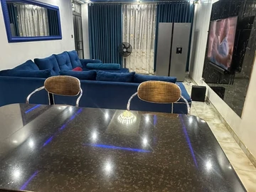 3 Bedroom Flat & Apartment