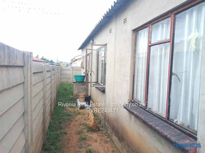 House for sale in Budiriro Cabs