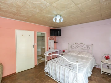 3 Bedroom Garden Flat