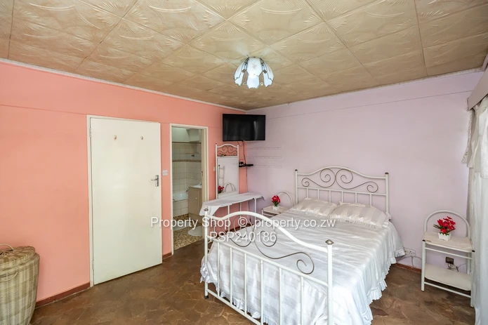 Fully Furnished 3 Bedrooms Garden Flat