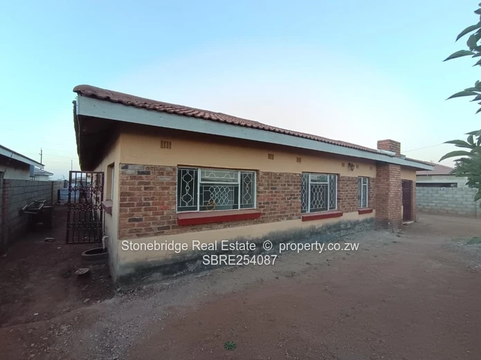 4 Bedroomed House in Mahatshula North For Rent