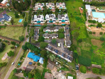 2 Bedroom Flat & Apartment