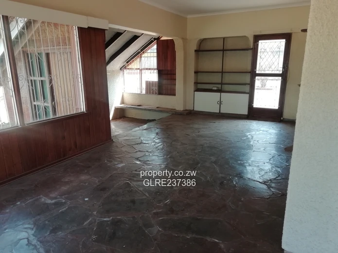 House to Let. Kamfinsa (Greendale) Commercial/ Residential Use 