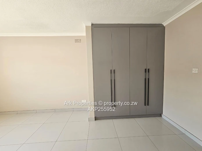 Cluster to Rent in Prospect, Waterfalls
