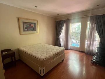3 Bedroom Flat & Apartment