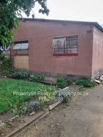 Chitungwiza Unit k Core House. (Sole Mandate)