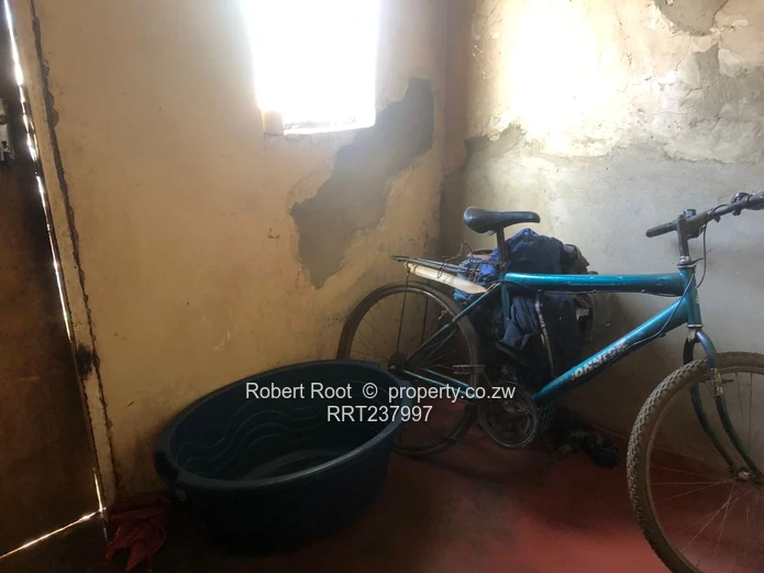 Fixer Up In Kuwadzana Ex