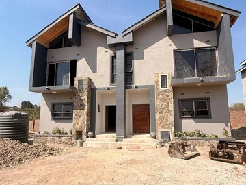 3 Bedroom Flat & Apartment