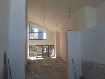 3 Bedroom Flat & Apartment