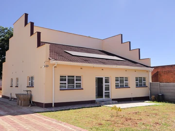 3 Bedroom Flat & Apartment