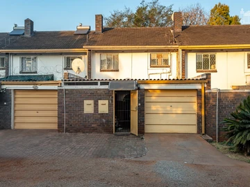 3 Bedroom Flat & Apartment