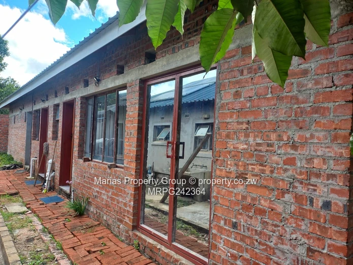 Greendale Brick Townhouse Complex - Furnished, Borehole