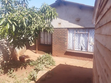 Spacious 4-Bedroom Home in Kuwadzana 3 with Secure Walled Yard