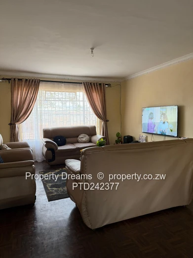 Westgate 2-Bed Home on 825 m² — Upper-fixer