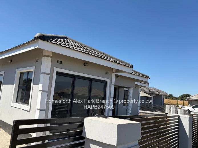 Hatfield Newly Built Cluster House For Sale (Sole Mandate)