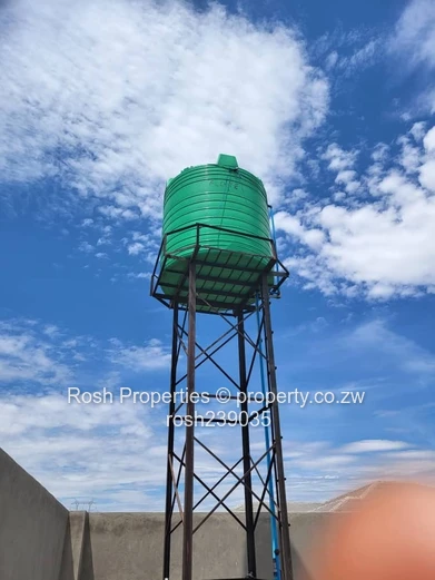 Modern 5-Bed Home on 1000m² in Zimre Park — Borehole