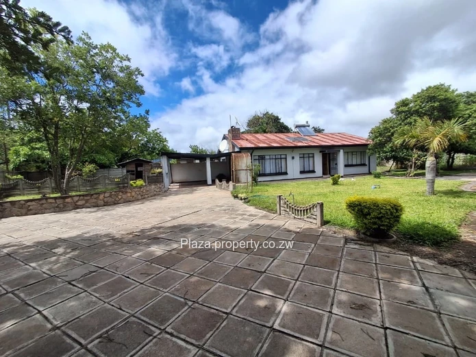 A Lovely Home in a Peaceful area near Lundi Park Golf Course