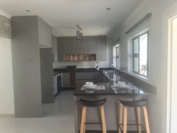 5 Bedroom Garden Flat