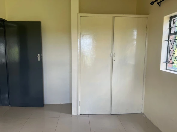 2 Bedroom Flat & Apartment