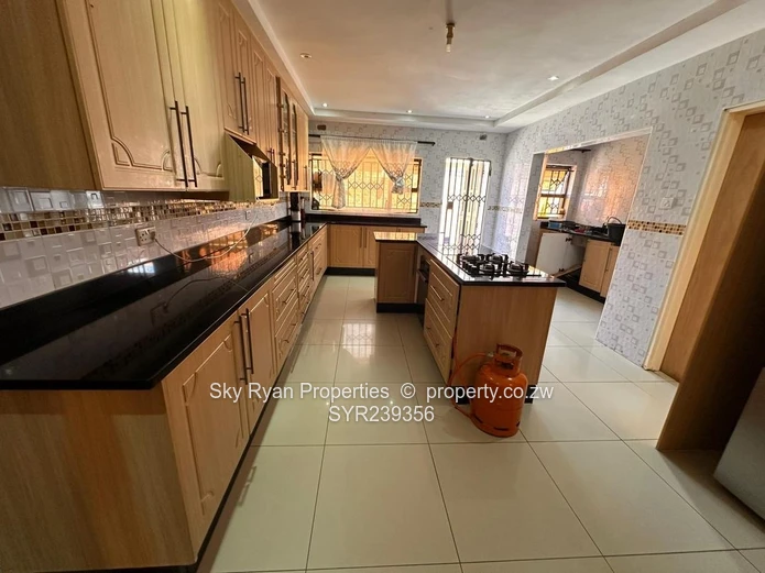 Zimre Park House To Let
