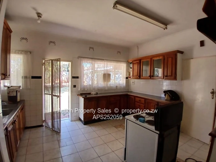 4 Bedroom House In Mount Pleasant! 