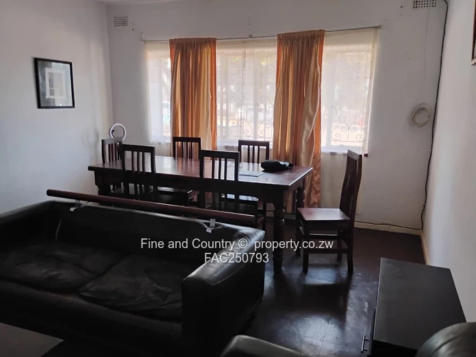  3 Bedroom Ground Floor Flat For Sale – Cbd