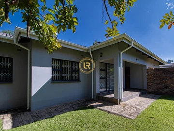 3 Bedroom Flat & Apartment