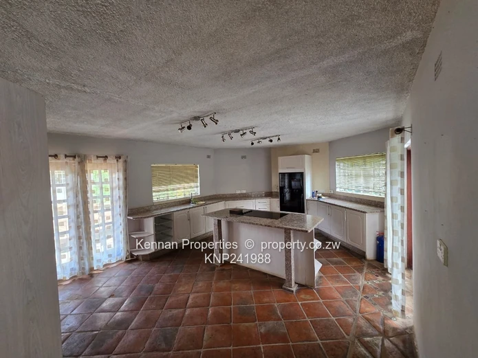 BEAUTIFUL FAMILY HOME ON 4021 square metres	