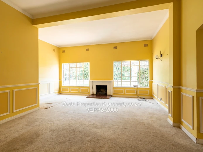 6 Bedroom House for Sale in Helensvale