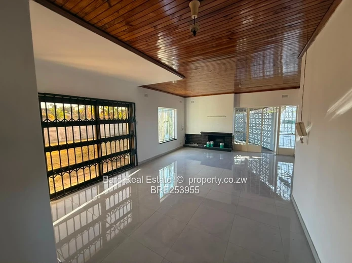 Spacious 3-Bedroom House for Rent in Prime Mabelreign Area.