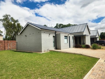 3 Bedroom Garden Flat