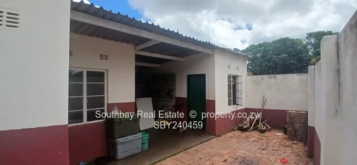 Alex Park commercial property to let