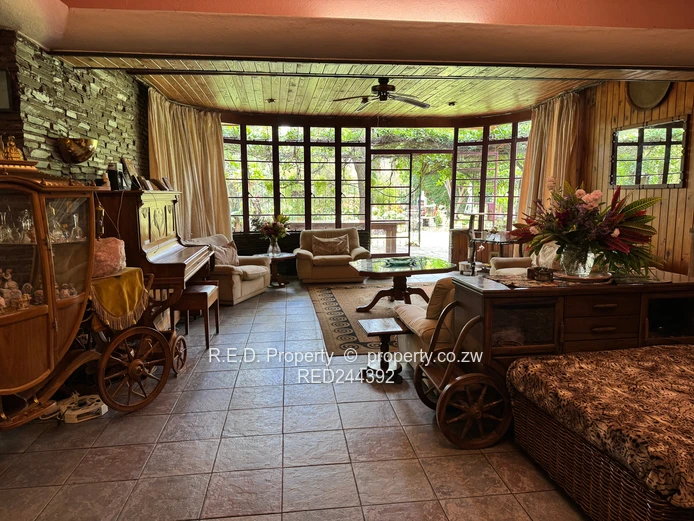 Stunning Family Residence In Hillside!