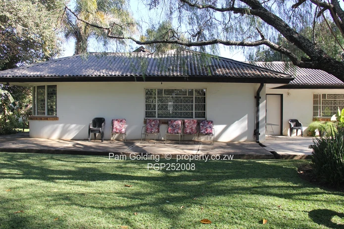 Invest in this sought after neighbourhood. (Sole Mandate)