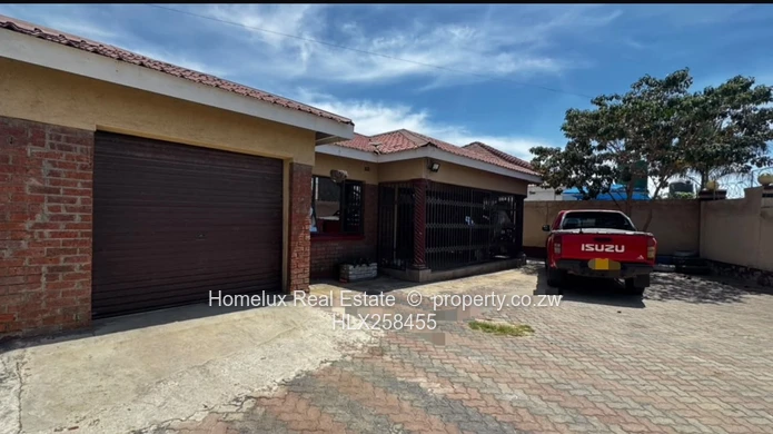 Spacious House For Sale In Zengeza 3 (Sole Mandate)