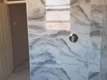 3 Bedroom Flat & Apartment