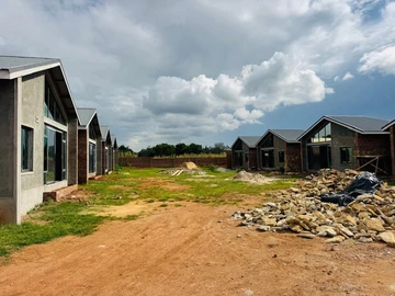 3 Bedroom Flat & Apartment