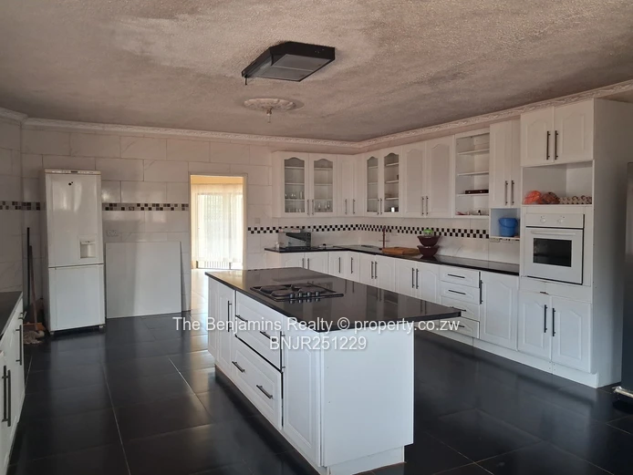 5 Bed Family Home in Quinnington