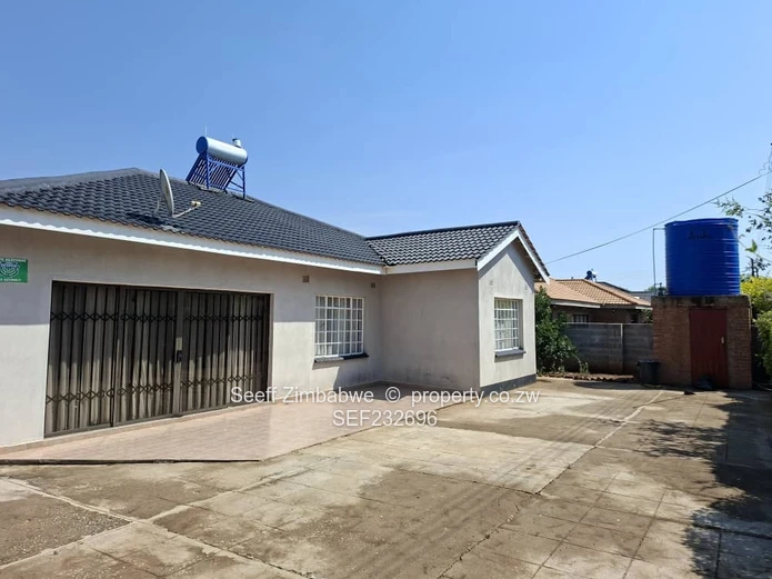 Selbourne Park, Bulawayo – Modern 3-Bedroom Townhouse for Sale (Chelmsford Road) (Sole Mandate)
