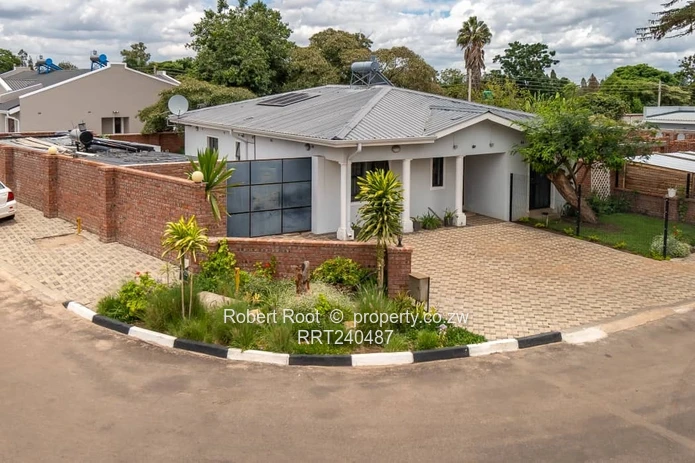 House For Sale in Greendale 