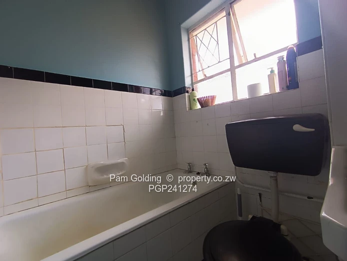  Neat one bed flat for sale!